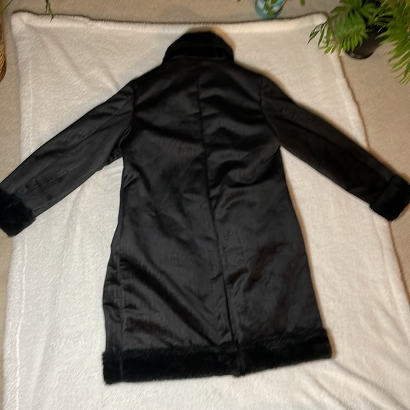 Prestige Original long black Faux Fur coat with designer pattern. Like New CLEAN - Picture 9 of 14